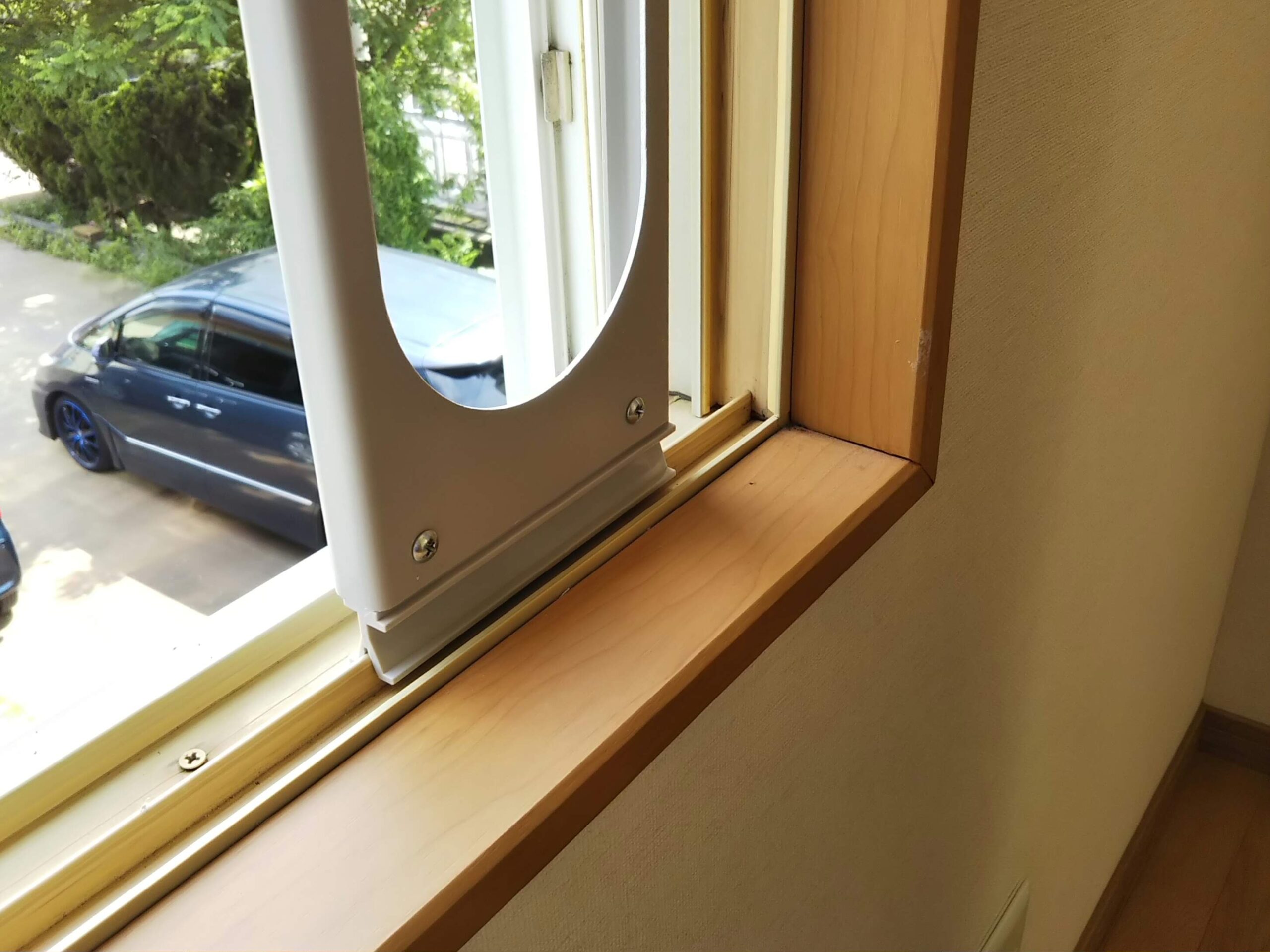 窓パネル・排熱ダクト設置手順 | 糸偏暖房器具で国内シェアNo.1 | 株式 